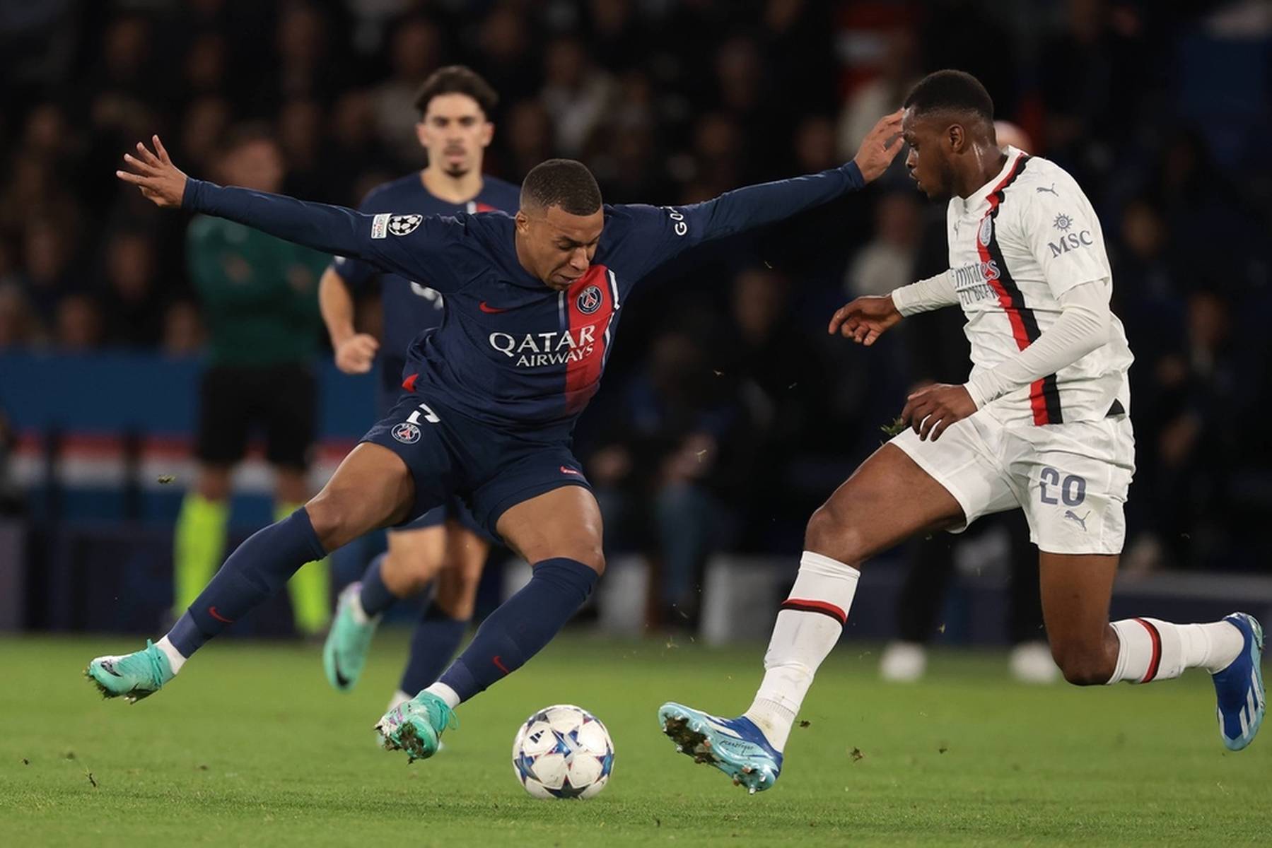 靠莱万的锋 靠莱万的锋