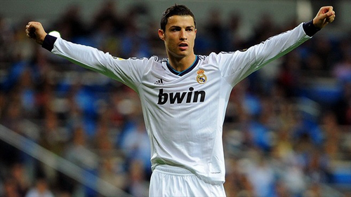 个巨大的游 个巨大的游