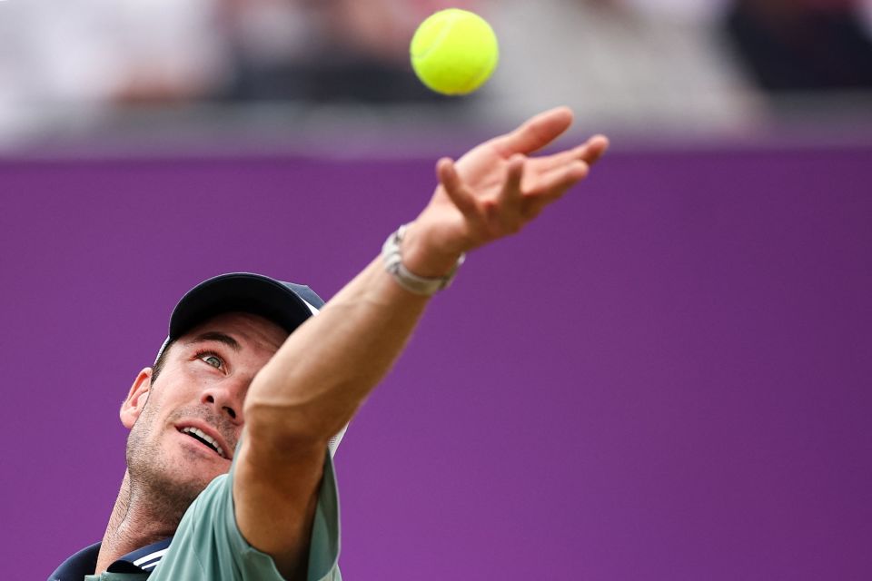 他依然在短 他依然在短