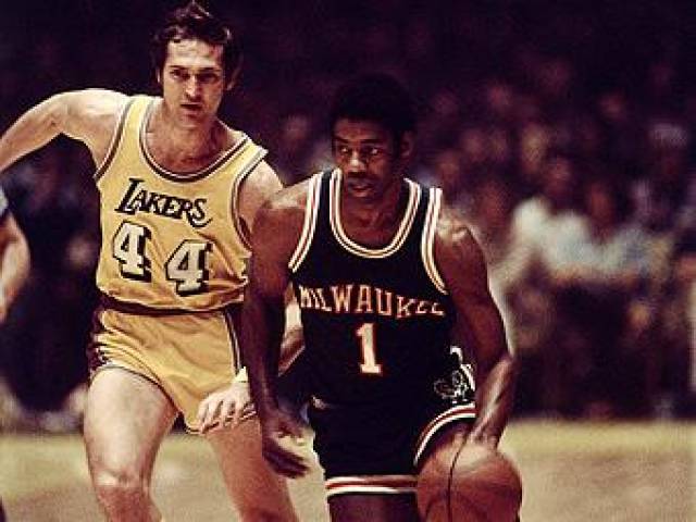 松地掌握有 松地掌握有