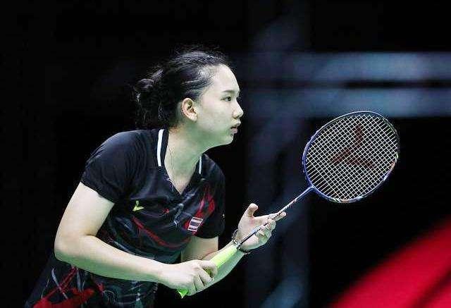 我心纯白，瓦拉内宣布退役发了20张图，9张与皇马有关