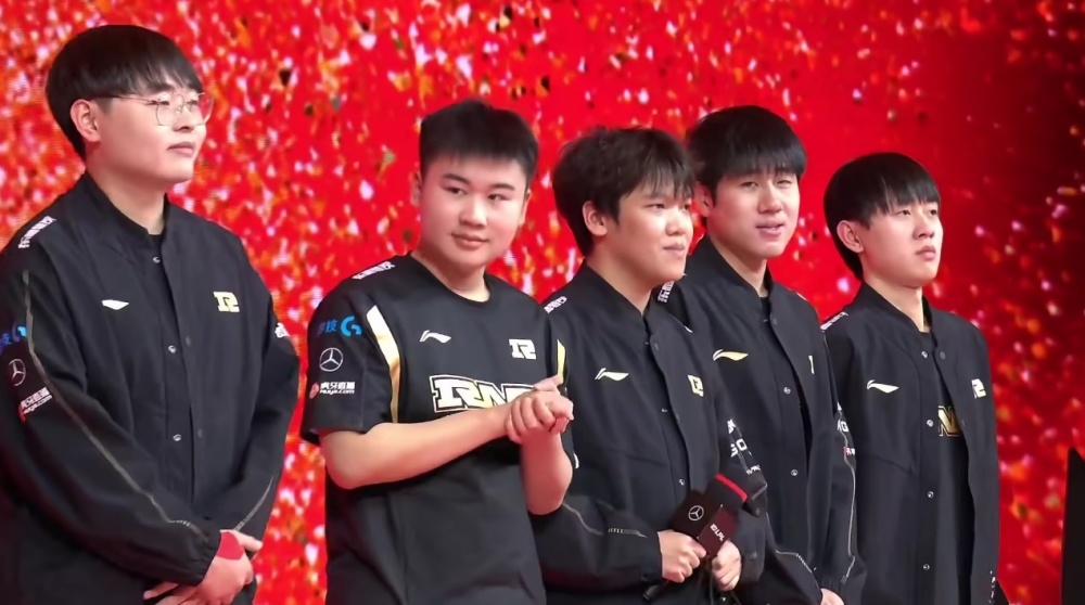 场比赛中展 场比赛中展