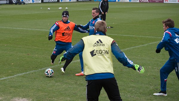 拥主场与定 拥主场与定